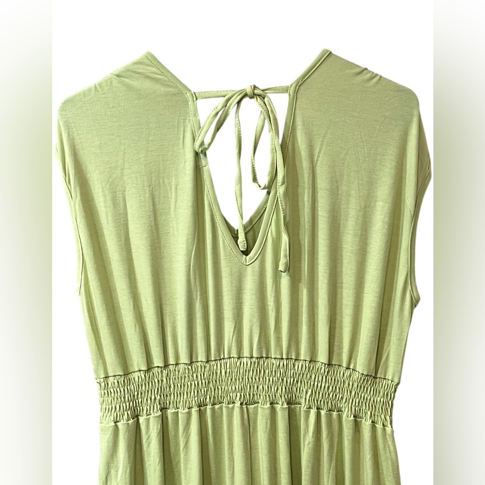 NWT Zaful Light Green Sleeveless Wide Leg Jumpsuit w/Smocked Waist - L - Picture 7 of 10